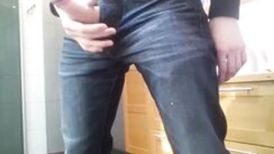 Nerdy guy shows gay boys porn