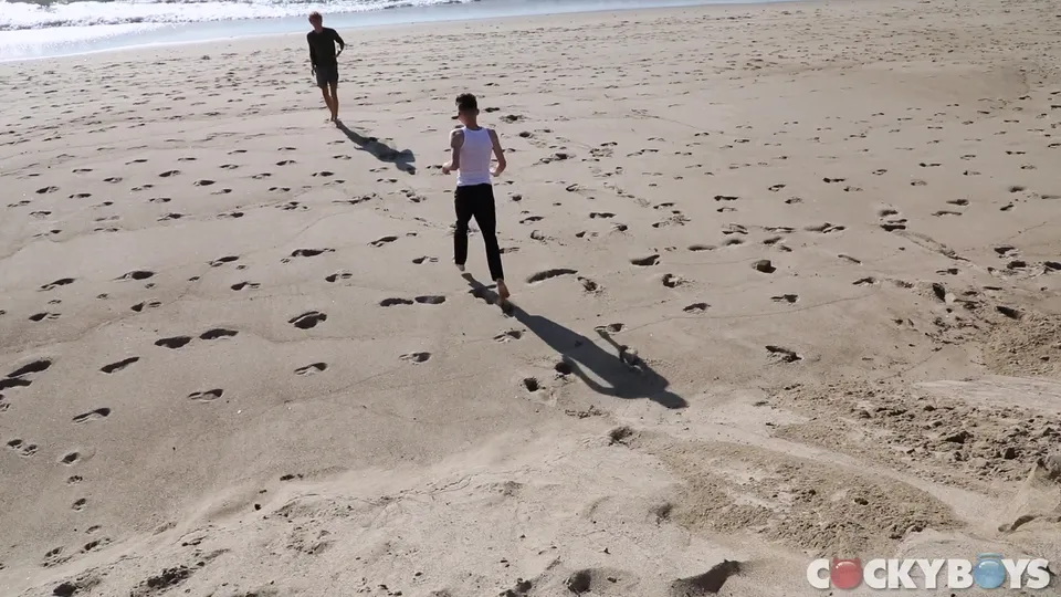 Avery Jones & Zach Astor: Beachside Camping Passion