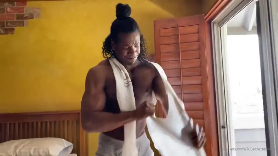 Nice black muscle - ThisVid.com