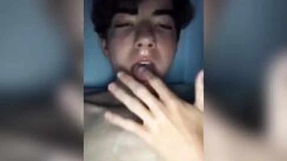 Twink Boys Masturbate on Cam