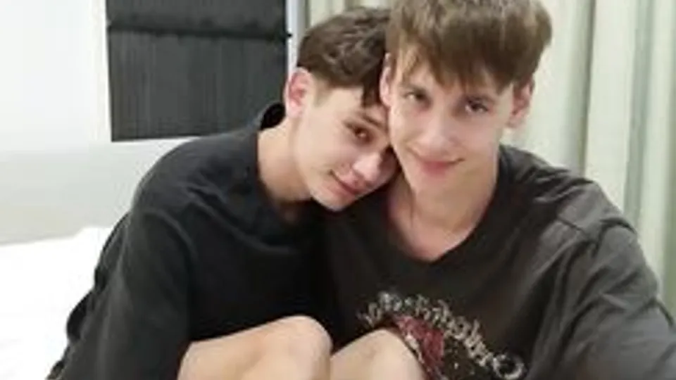nice couple playing on camshow (kiss, assplay, wank,...)