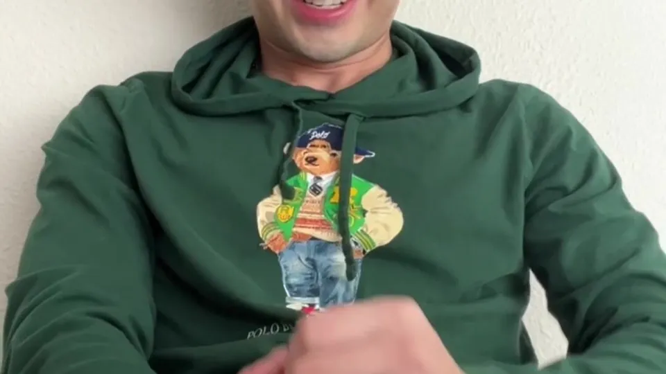 Nick cumming solo while smiling