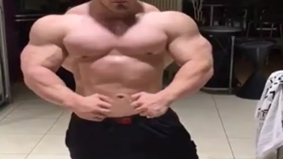 Nicolas Vullioud: Off-Season Posing