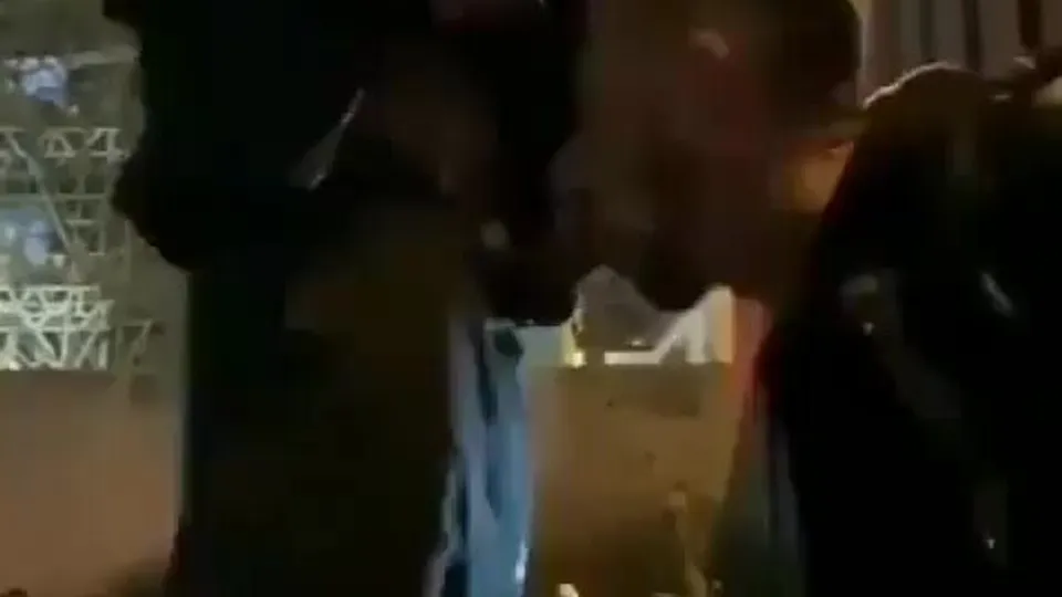 Night in the street - video 4 - ThisVid.com