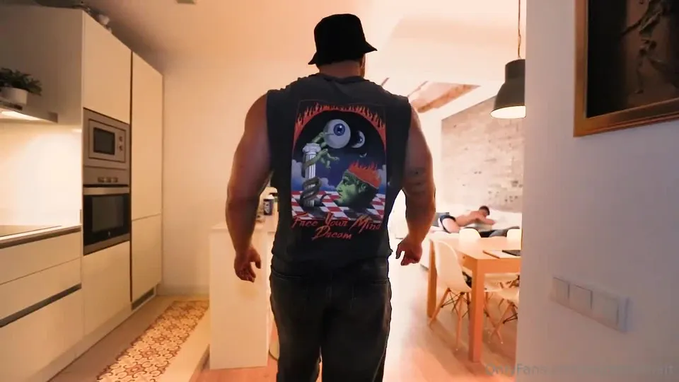 Nik Fros fucks Matthew Ellis.mp4