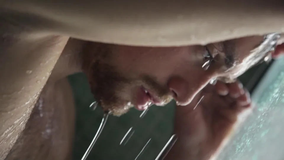 Niklas Peters in The Passenger - ThisVid.com