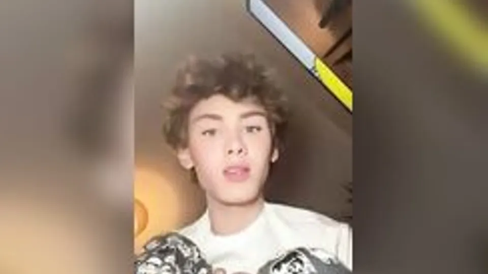 Twink Boys Masturbate Together