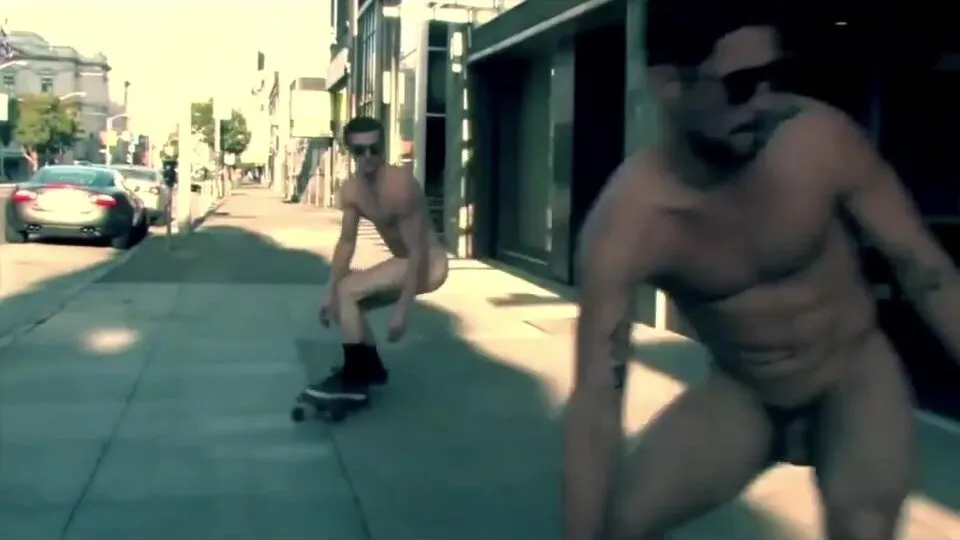 Nude Skaters on public roads - ThisVid.com