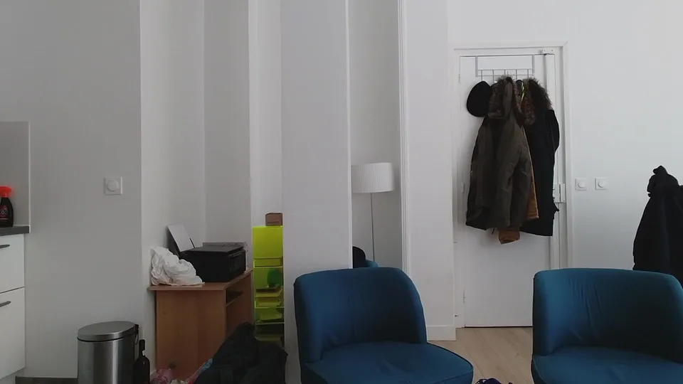 Nudist Hanging Out - ThisVid.com