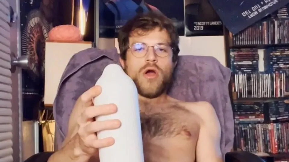 NUTTIN IN FLESHLIGHT 261 - ThisVid.com