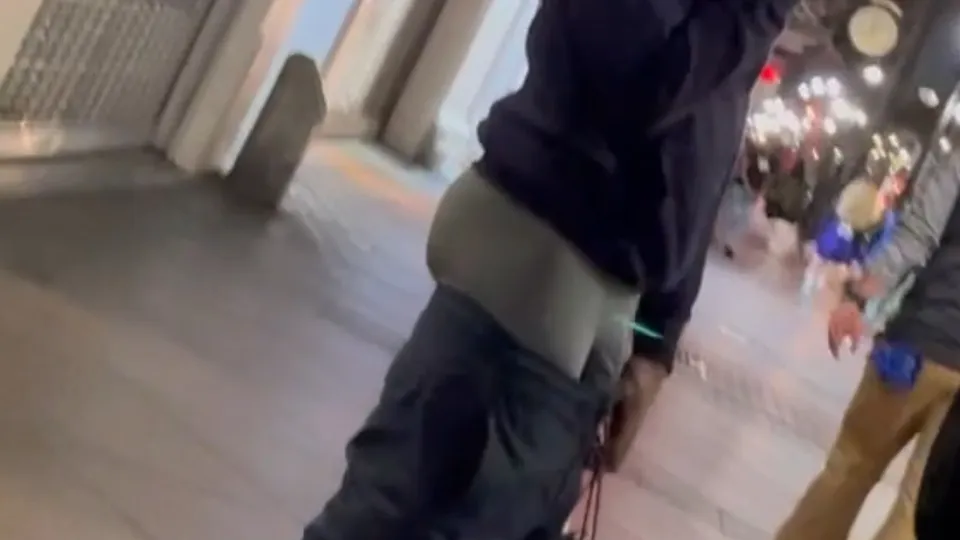 Unsuspecting Saggy Pants