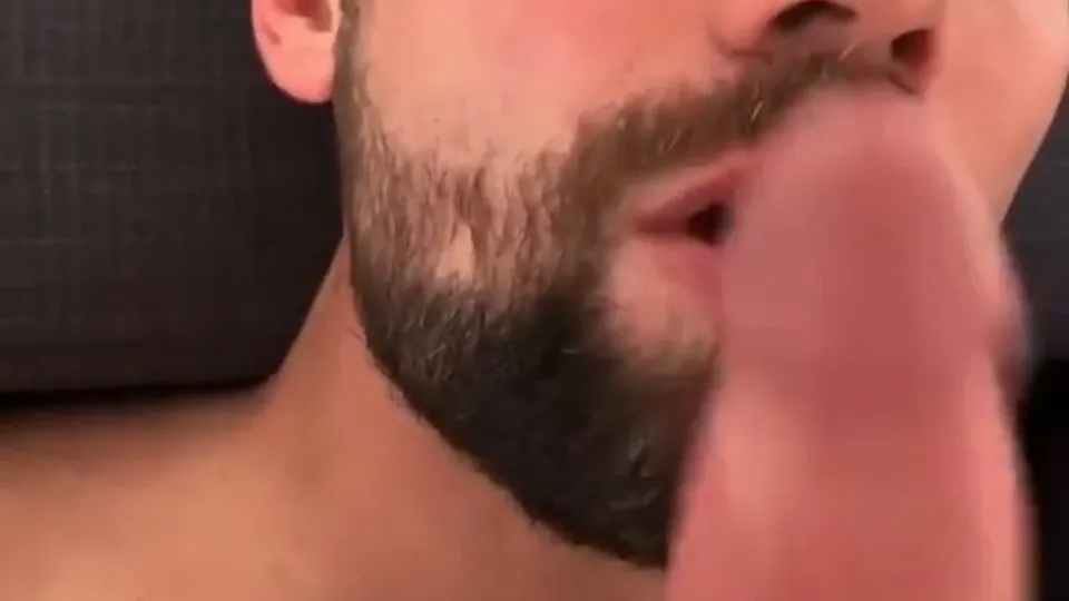 Griffin Barrows' Intimate Solo Session