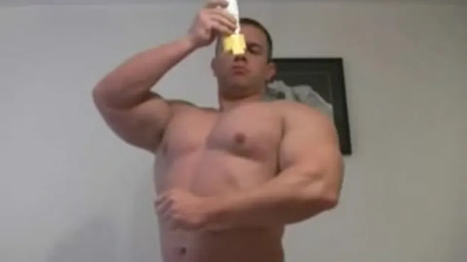 Off-Season Bodybuilder's Massive Solo Showcase