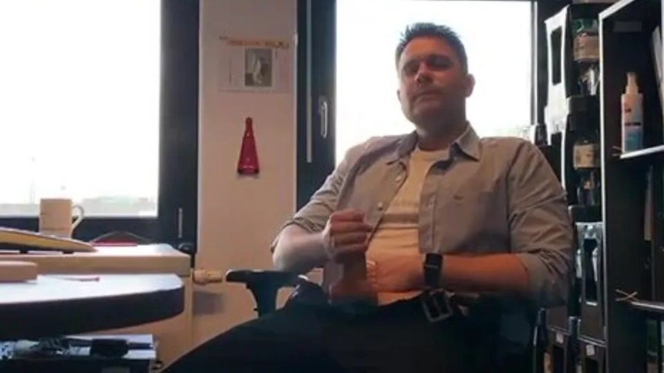 Office jerk off - frontal view - ThisVid.com