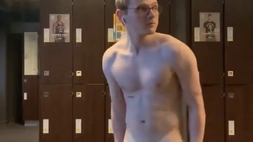 Oh he knows what he’s doing - ThisVid.com