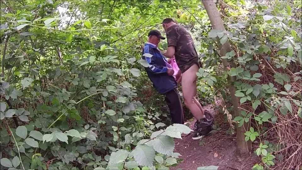 OLD MAN COPULATES YOUNGER DUDE IN THE WOODS
