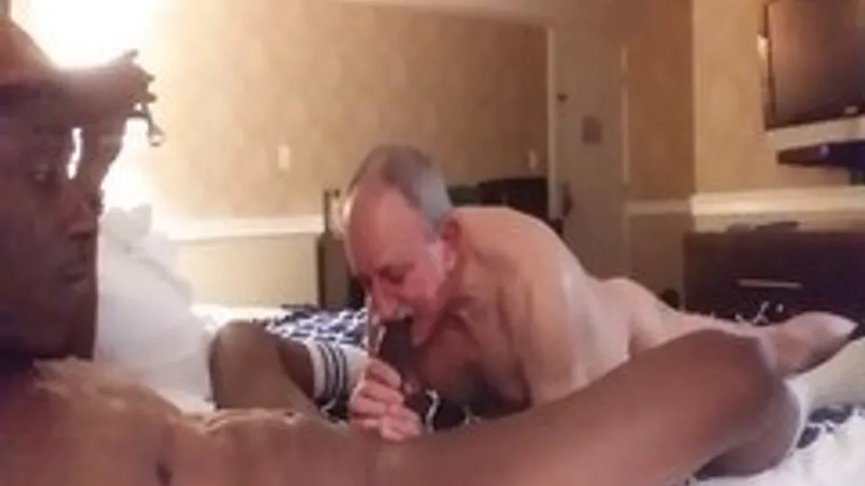 Old toothless fag gums big floppy black crackhead cock - ThisVid.com