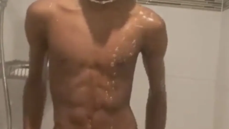 Omg! EXTREMELY hung 18 year old black teen - ThisVid.com