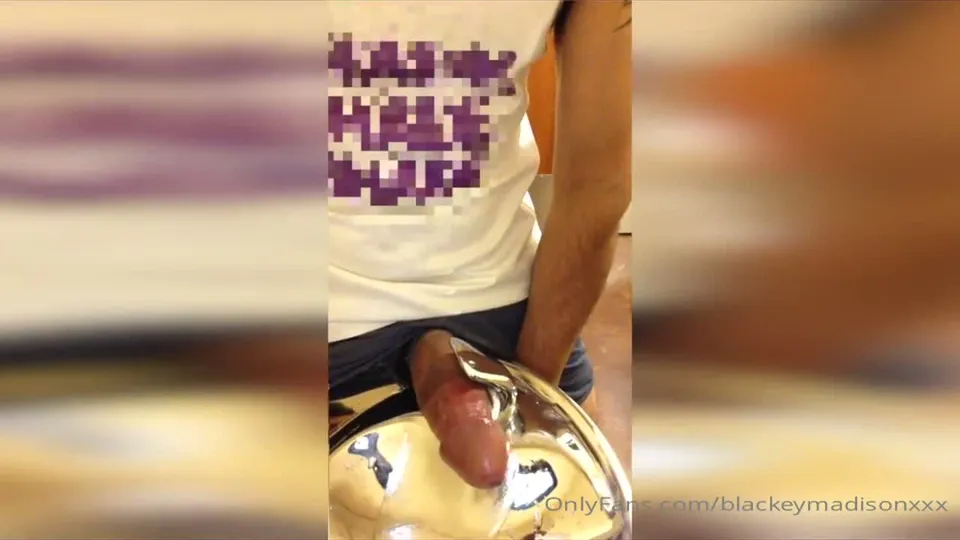 Blakey Madison's Intimate Solo Show