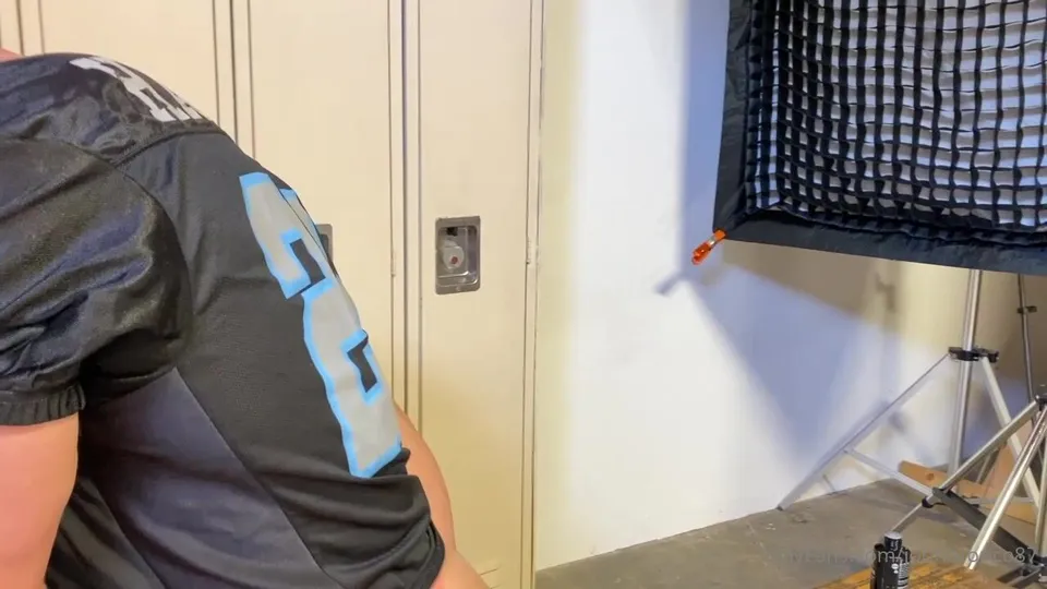 OnlyFans - John Bronco - 2021-03-02 repost from yesterday better video quality horny football