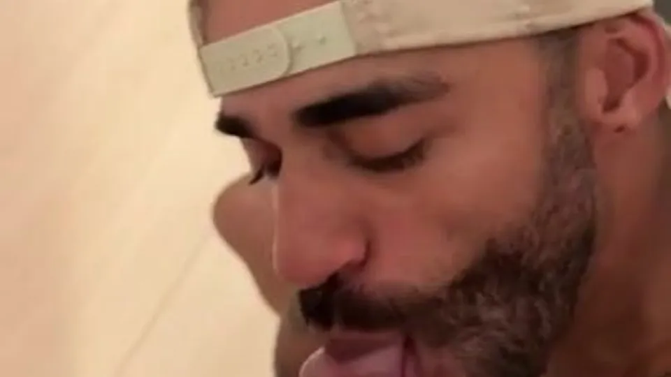 Oliveira Raquel in Intimate Gay Encounter