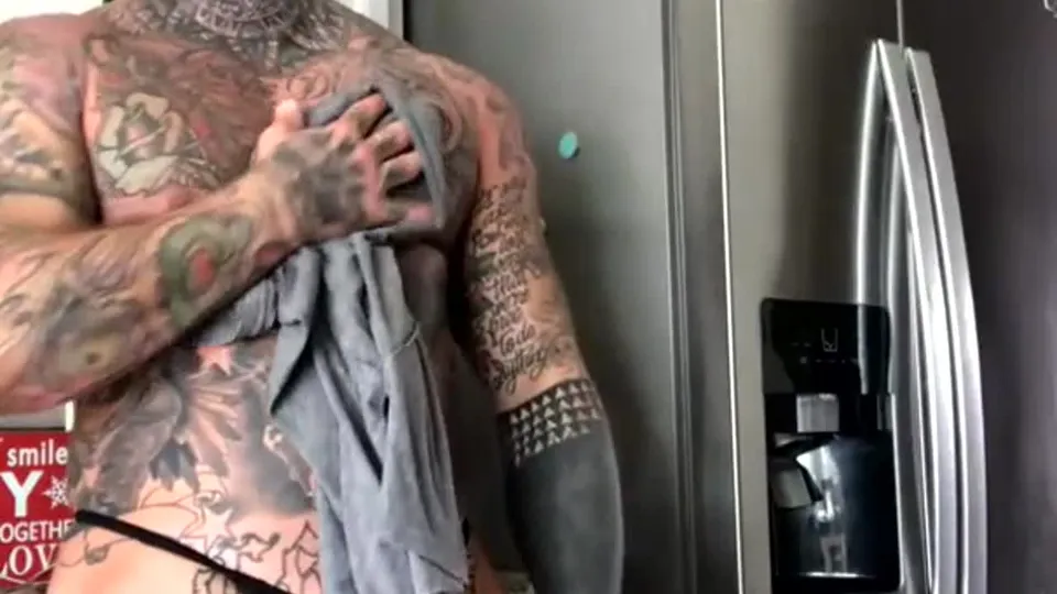 Tattooed Model's Hot Livestream