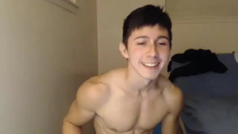 Paceiro muscle stud on webcam