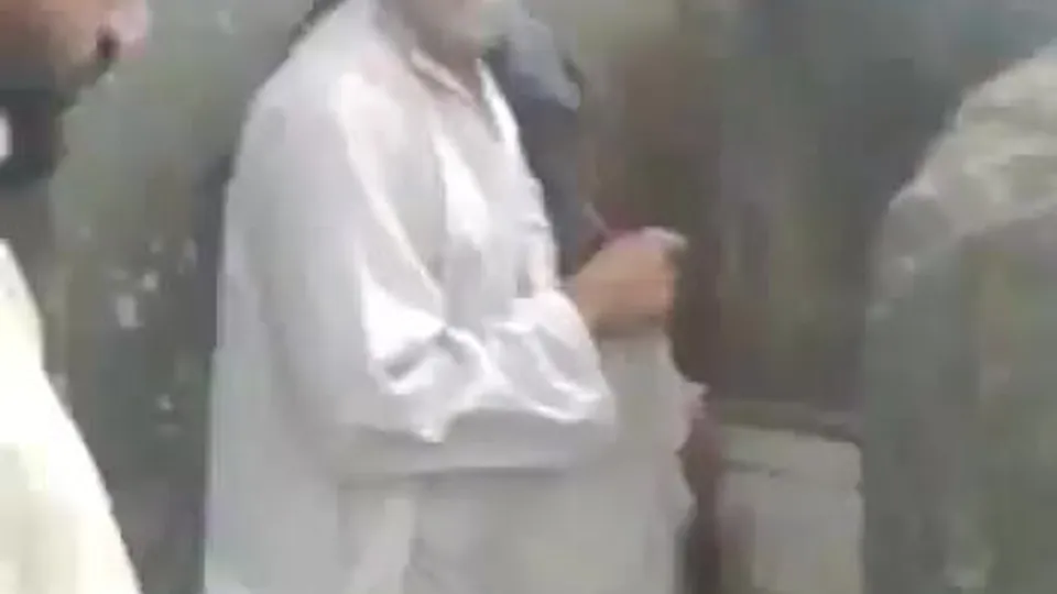 Pathan Daddy Showing cock - ThisVid.com