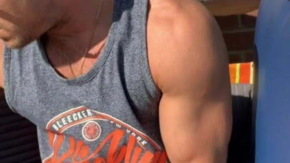 Paddy Jerks Off Outdoors