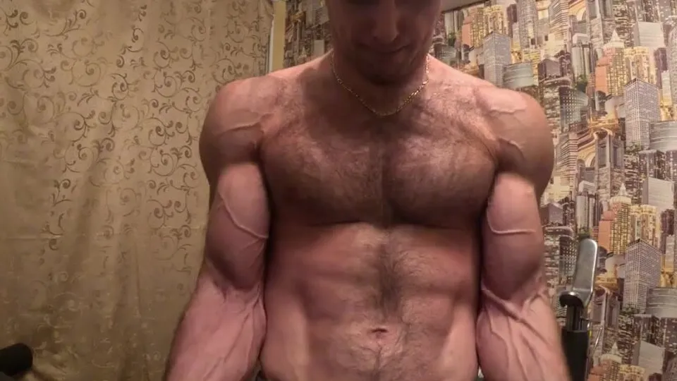 Peaked biceps - video 3 - ThisVid.com