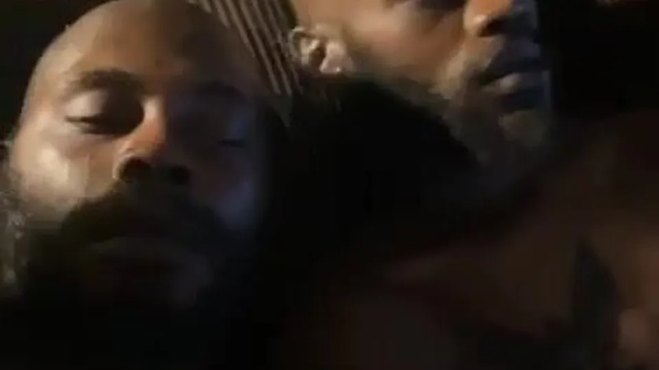 Peeks: theTwinz - ThisVid.com