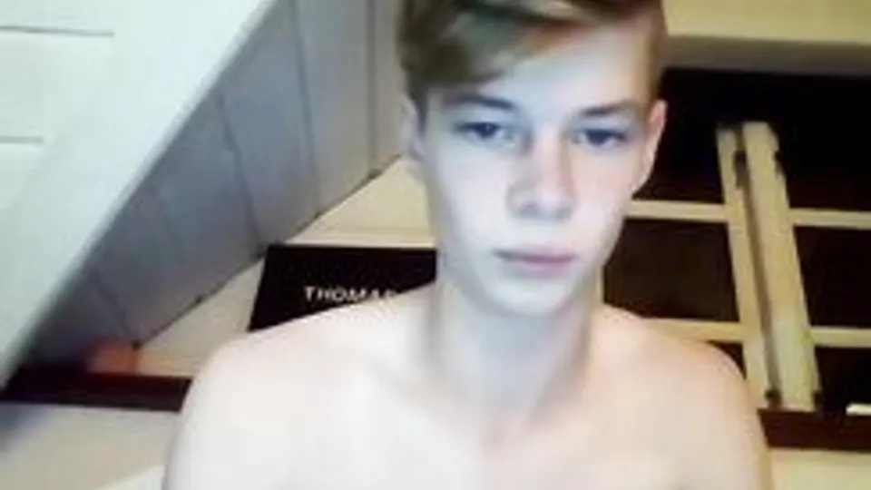 Perfect body blond boy whit big dick wank and cumshot on webcam porn