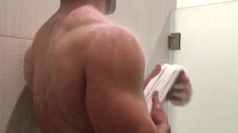Perfect muscle shower - ThisVid.com