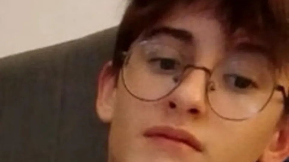 Peter, 19yo from Portugal - ThisVid.com