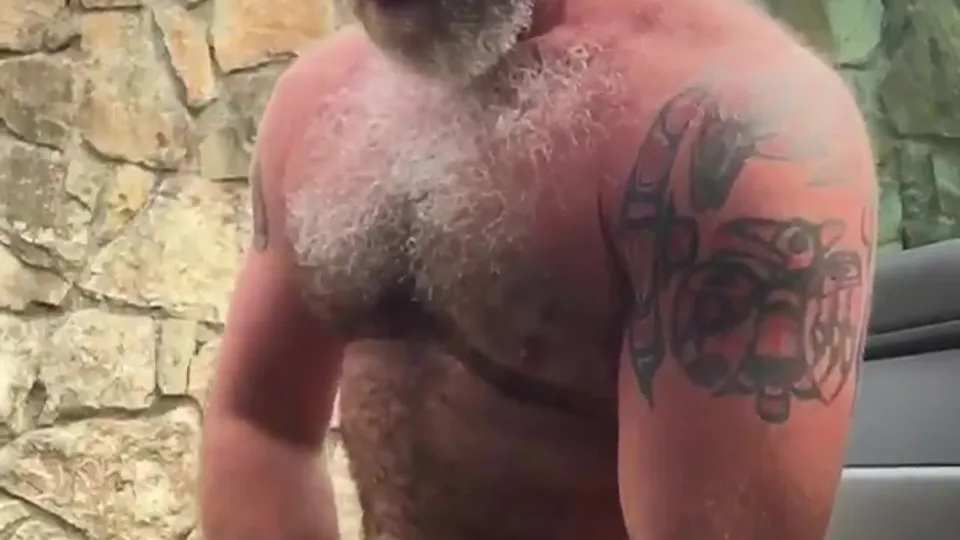 Pig daddy busting a nut by his truck - ThisVid.com