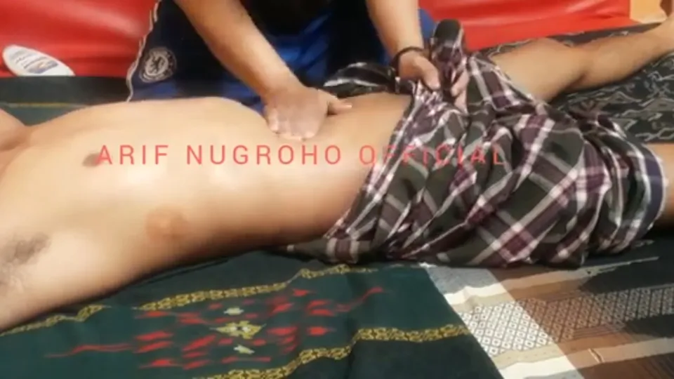 Pijat massage and boner - ThisVid.com