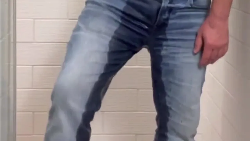 piss action (966).mp4