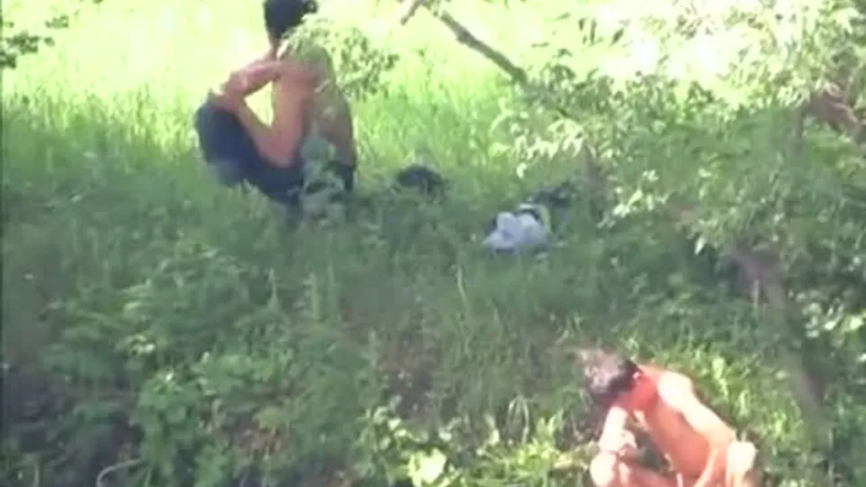 Masturbación al aire libre de ébano