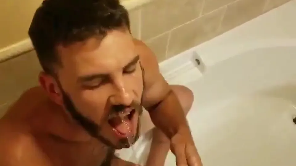 Piss pig gets nice soaking in the tub - ThisVid.com