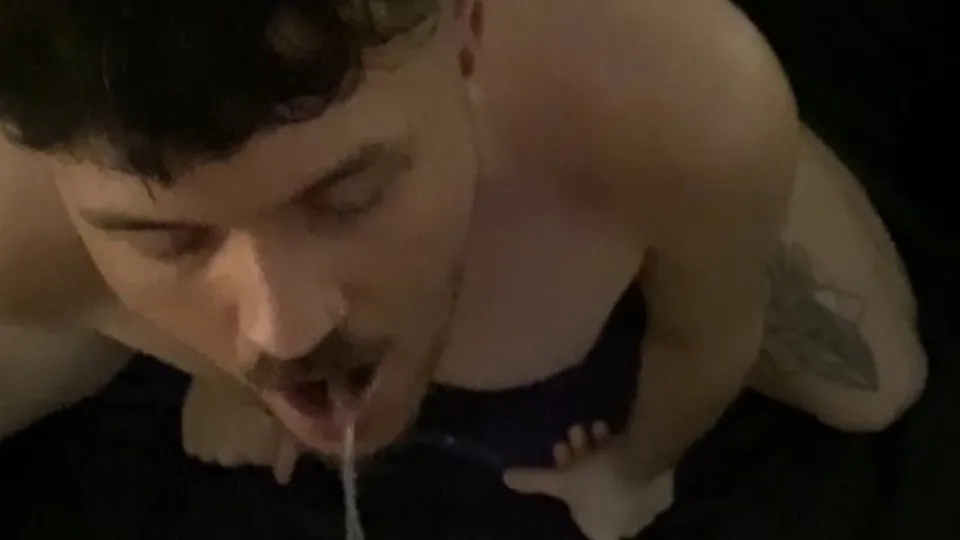 Piss Pig - video 13 - ThisVid.com
