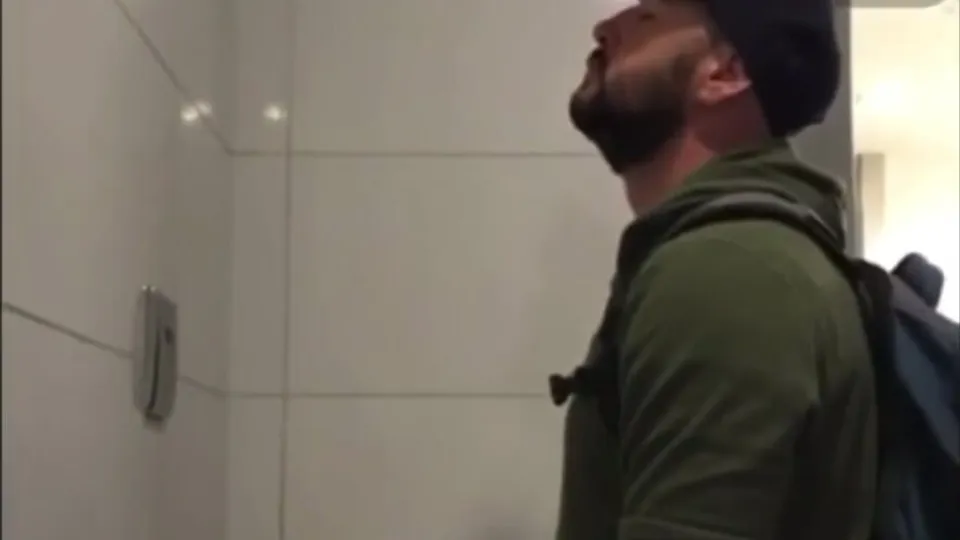 Piss public eye contact - ThisVid.com
