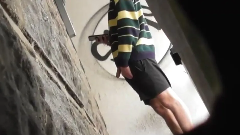 Pissing behind a building 5 - ThisVid.com
