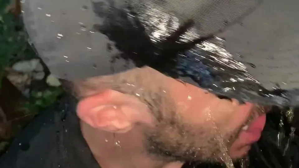 Pissing in his mouth - video 3 - ThisVid.com
