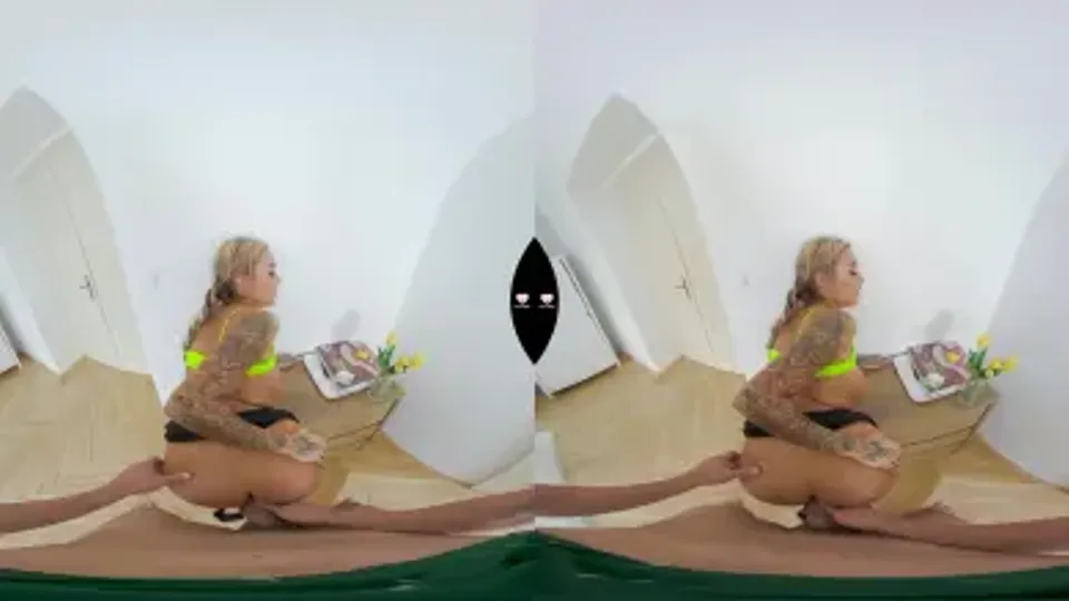 Pizza Delivery Creampie on PornDoe.com