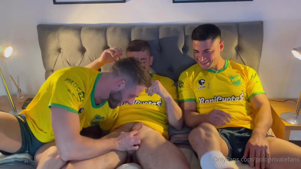 Plan suce avec les gars de mon équipe de foot — felipehervera, liamgalty, poloprivatefans