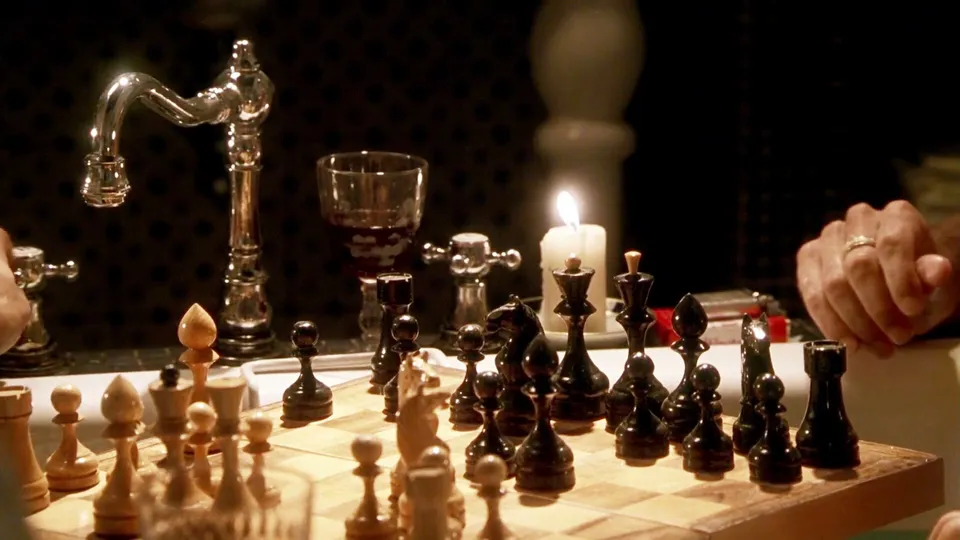 PLAYING CHESS IN THE BATH - ThisVid.com