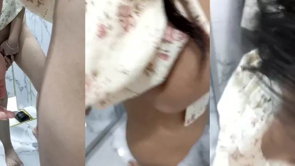 Playing with a vibrator in the fitting room-2 