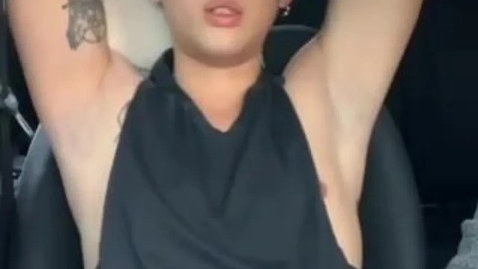 Playing with penis in the car - ThisVid.com