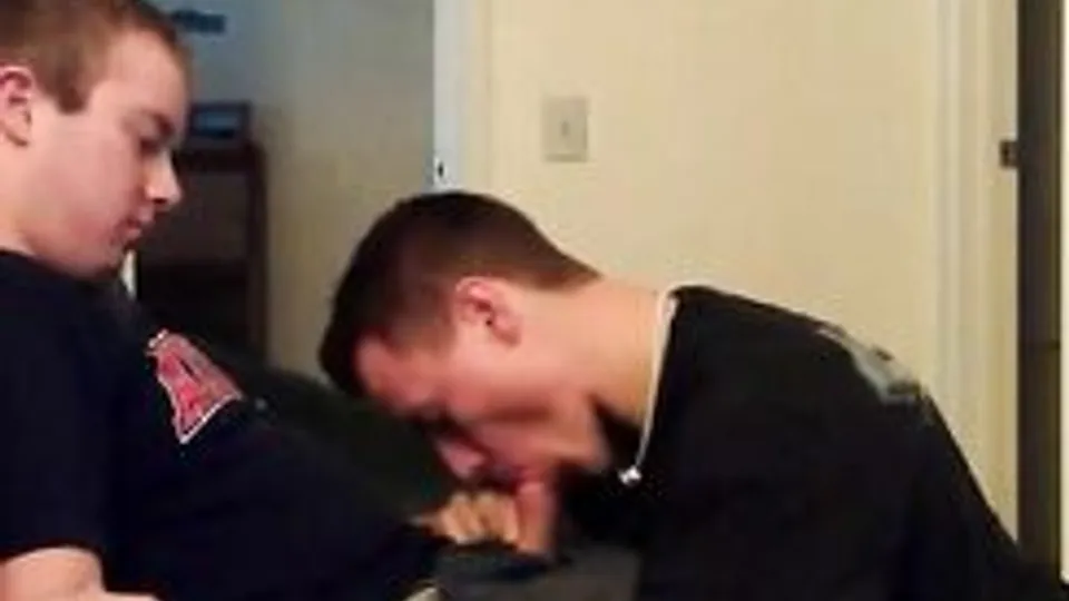 Pleasuring the boyfriend and eating the reward
