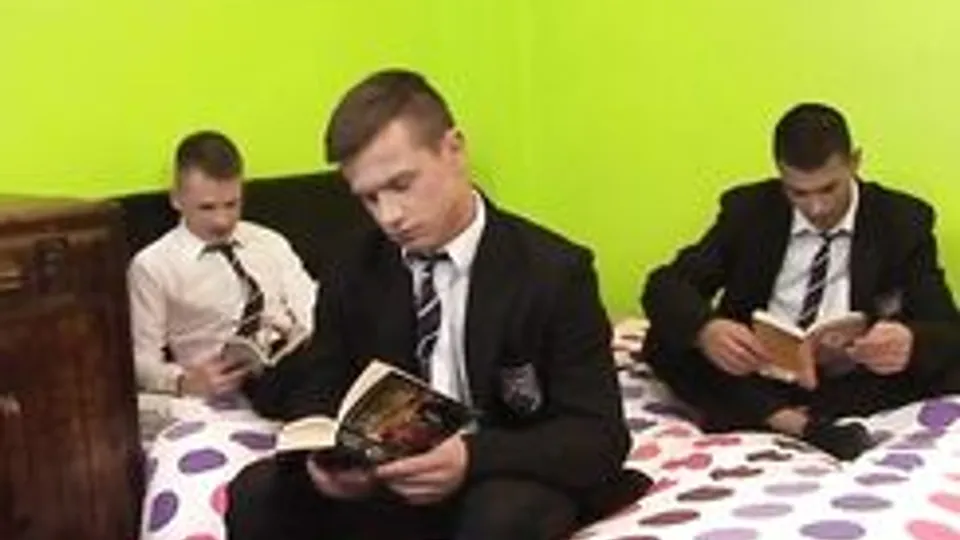 Polka Dot Bed Bareback Trio Gay Porn Videos